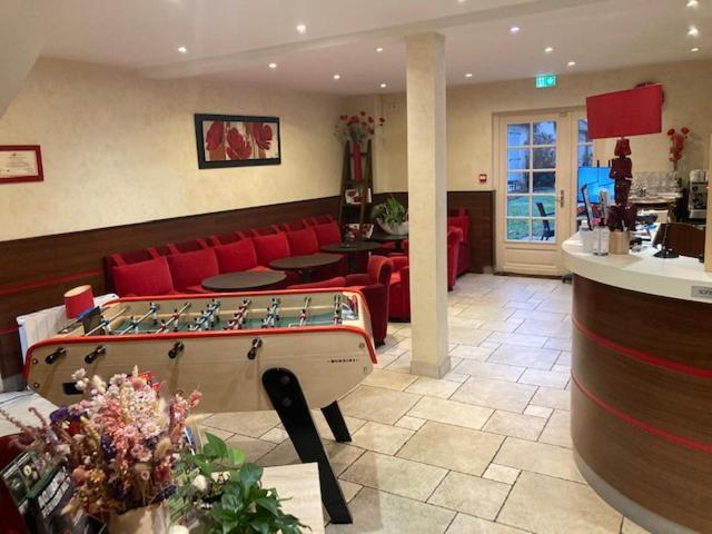 Hotel Restaurant Les Coquelicots, The Originals Relais Saint-Pardoux-l'Ortigier المظهر الخارجي الصورة