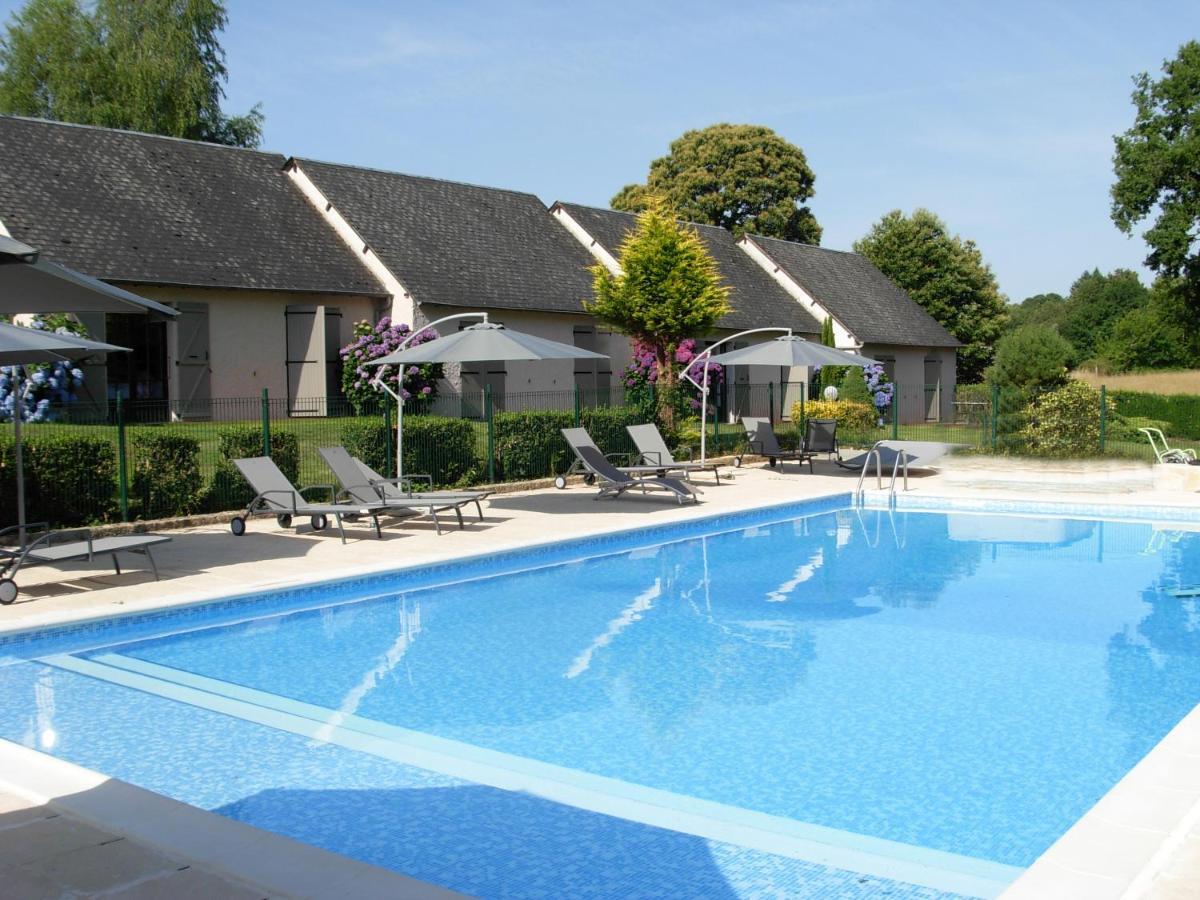 Hotel Restaurant Les Coquelicots, The Originals Relais Saint-Pardoux-l'Ortigier المظهر الخارجي الصورة