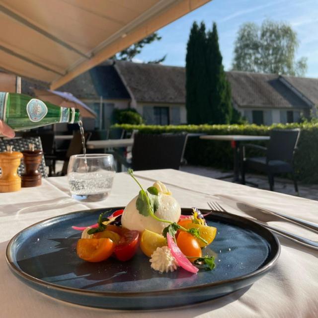Hotel Restaurant Les Coquelicots, The Originals Relais Saint-Pardoux-l'Ortigier المظهر الخارجي الصورة