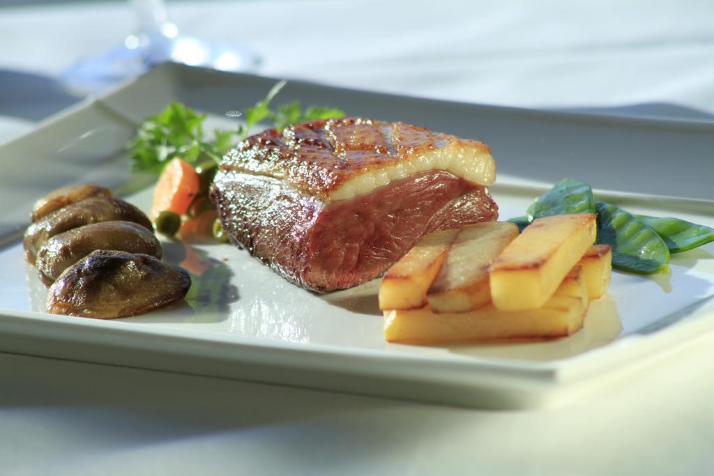 Hotel Restaurant Les Coquelicots, The Originals Relais Saint-Pardoux-l'Ortigier المظهر الخارجي الصورة