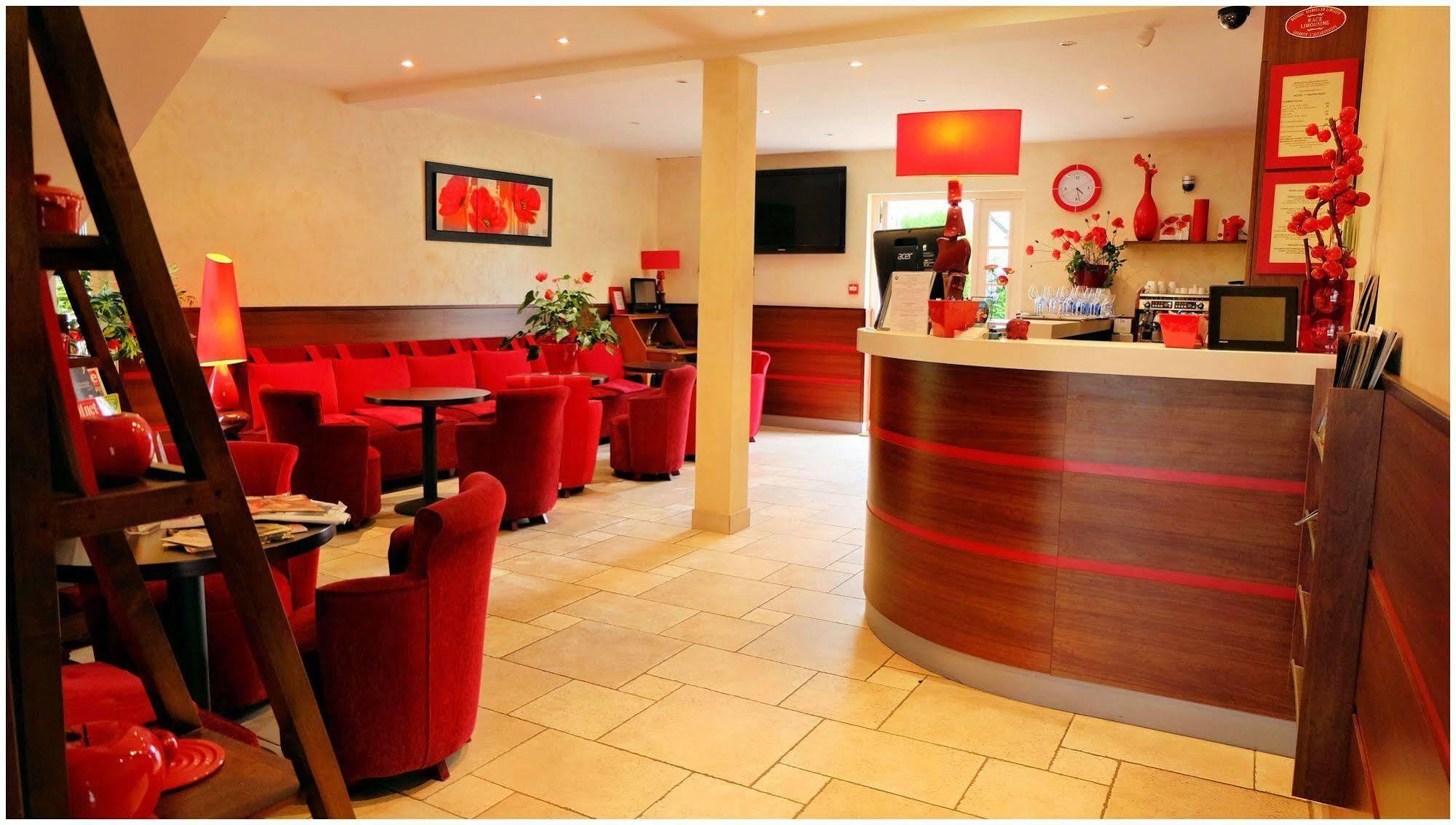 Hotel Restaurant Les Coquelicots, The Originals Relais Saint-Pardoux-l'Ortigier المظهر الخارجي الصورة